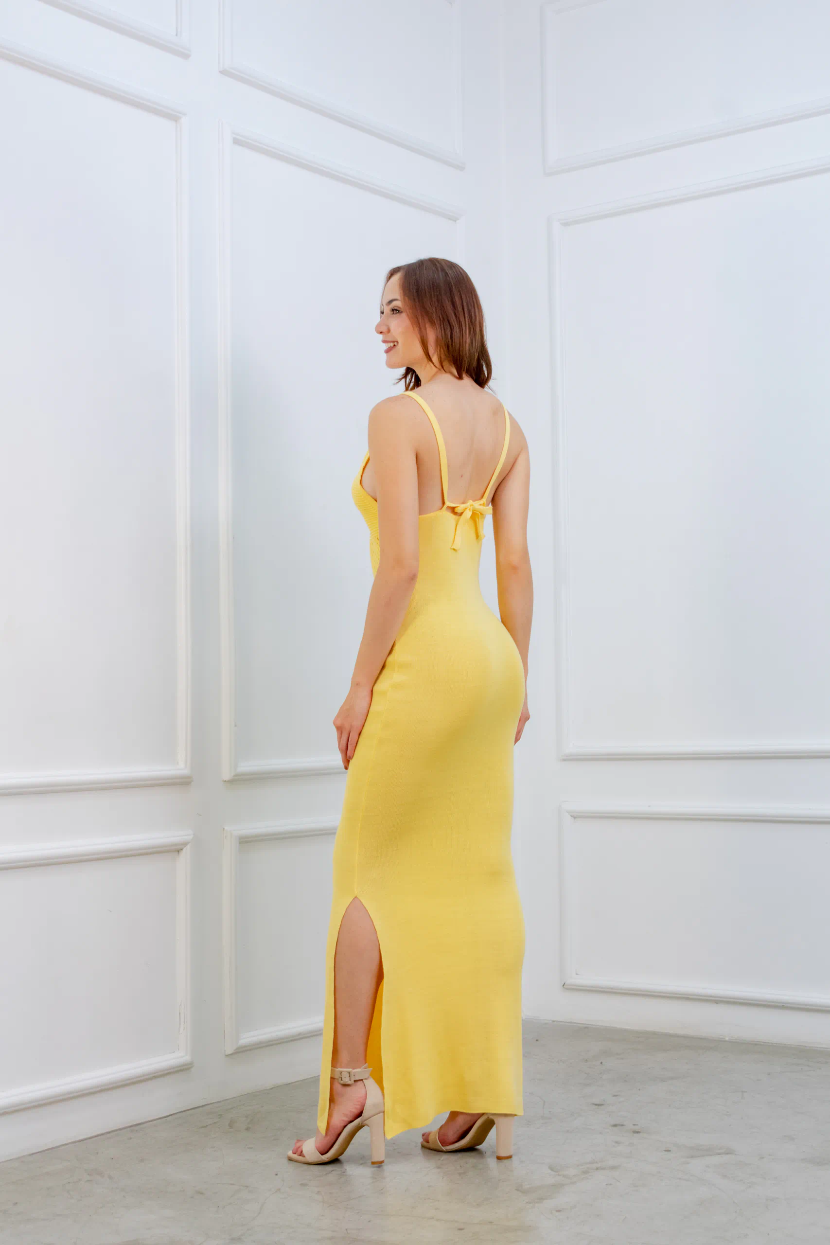 vestido tejido amarillo