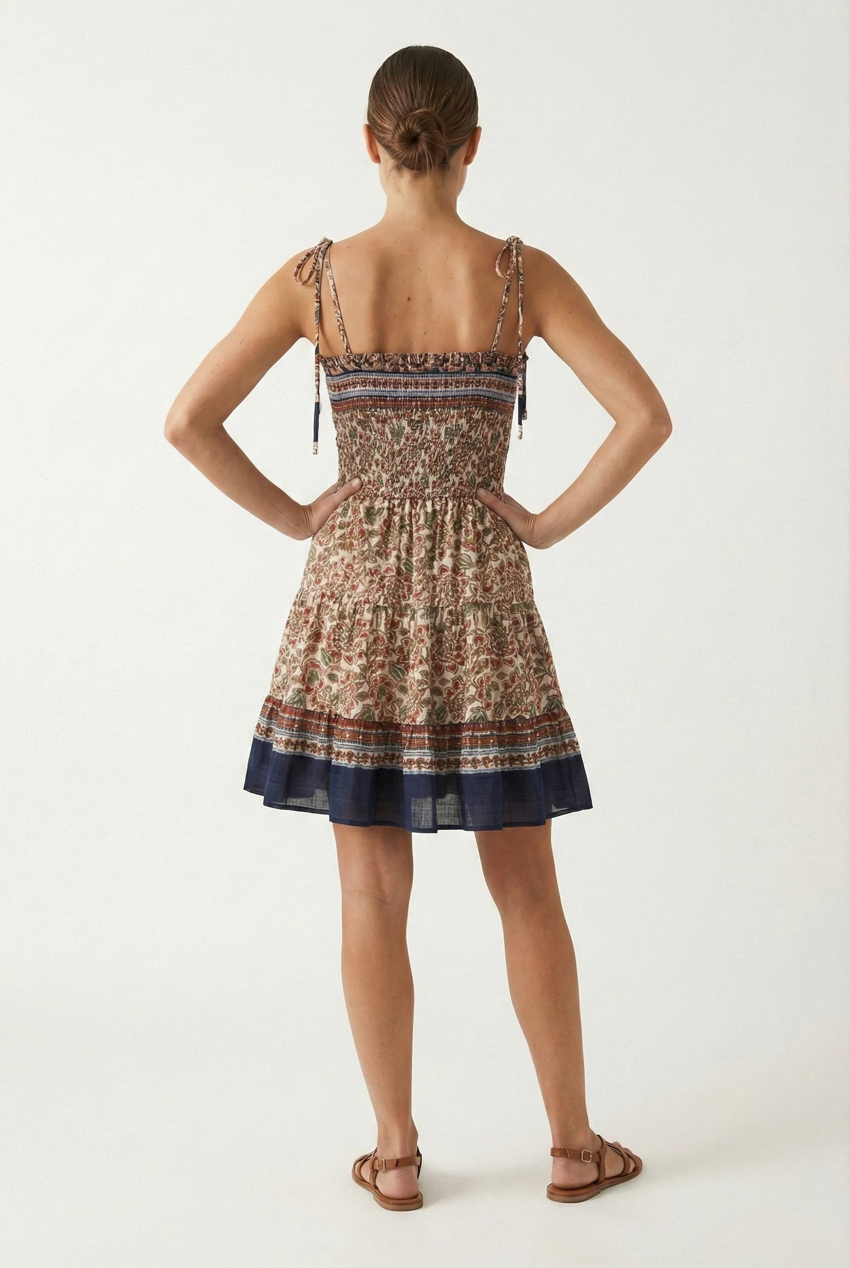 vestido floral corto tina azul