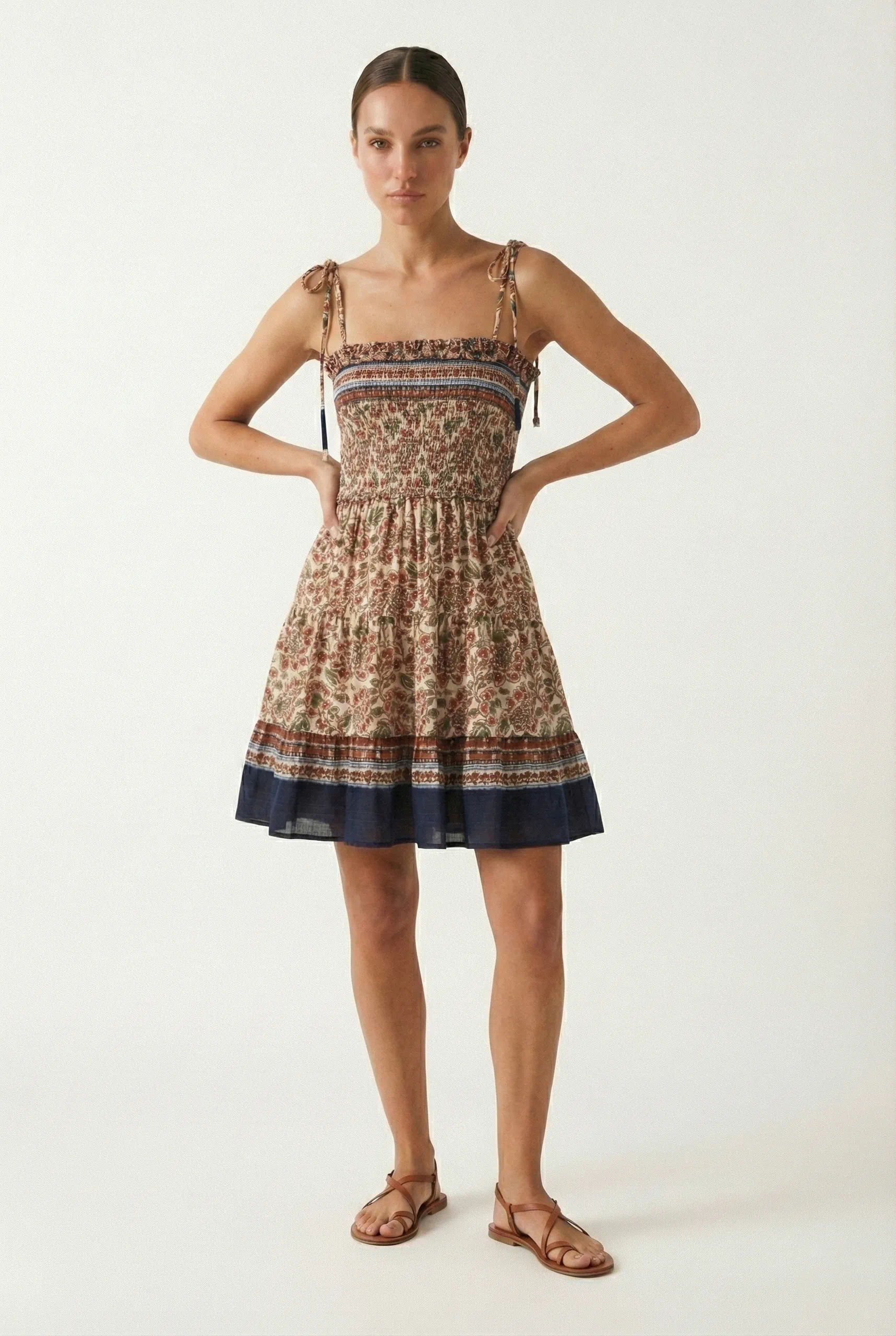 vestido floral corto tina azul