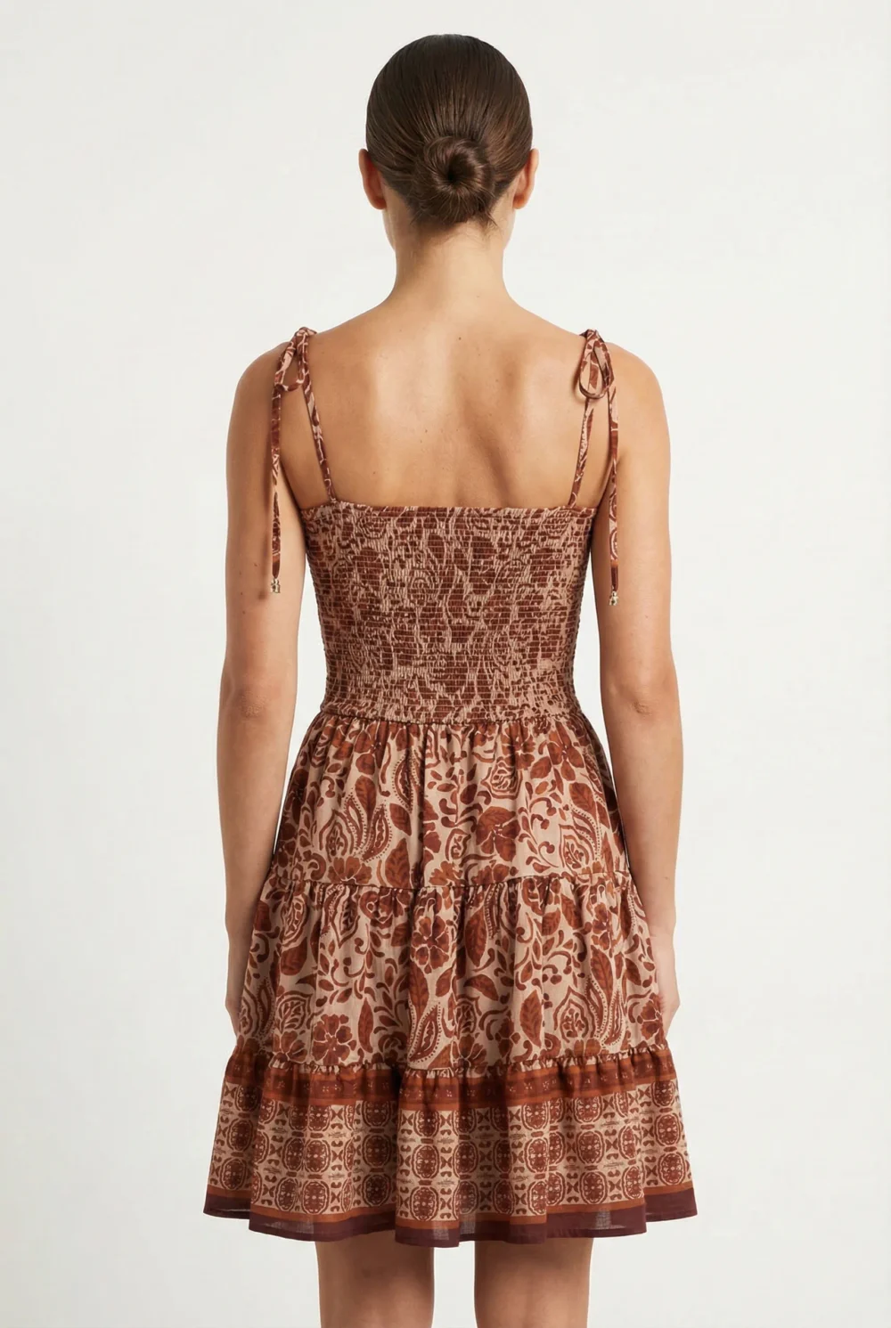 vestido corto floreado tina marrón