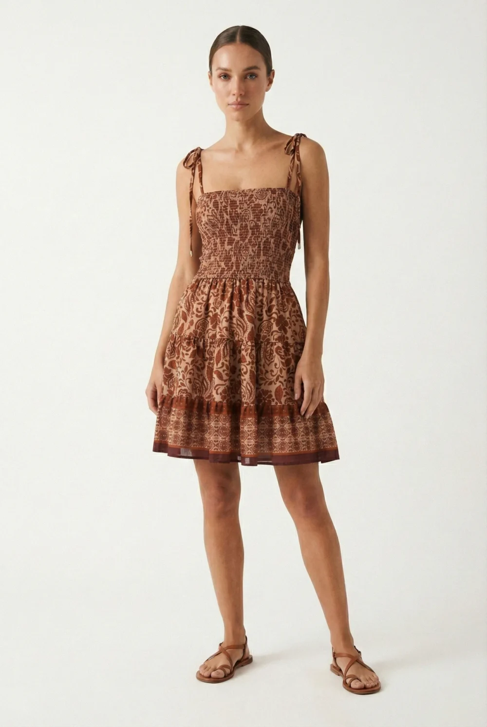 vestido corto floreado tina marrón